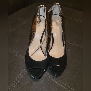 Enzos blk suede with gold size 11